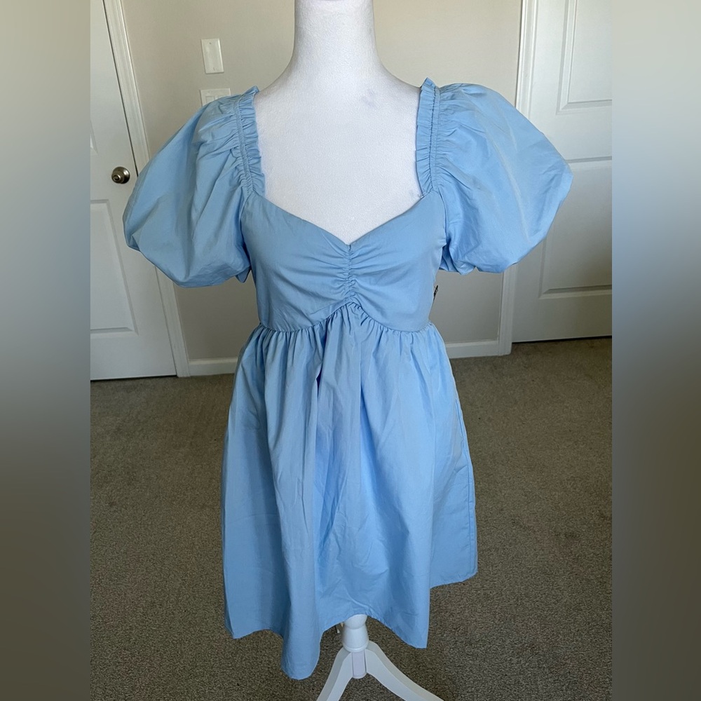 NWT Juniors Size Medium Discreet Blue Smocked Mini Dress with Puff Sleeves
